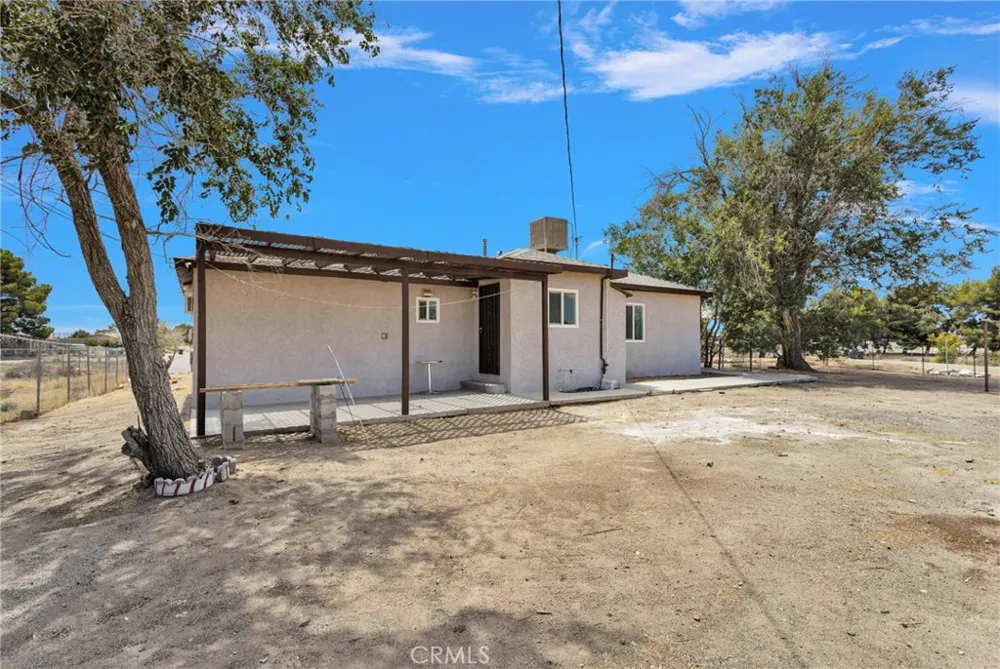 15212 Dos Palmas Victorville, CA 92392