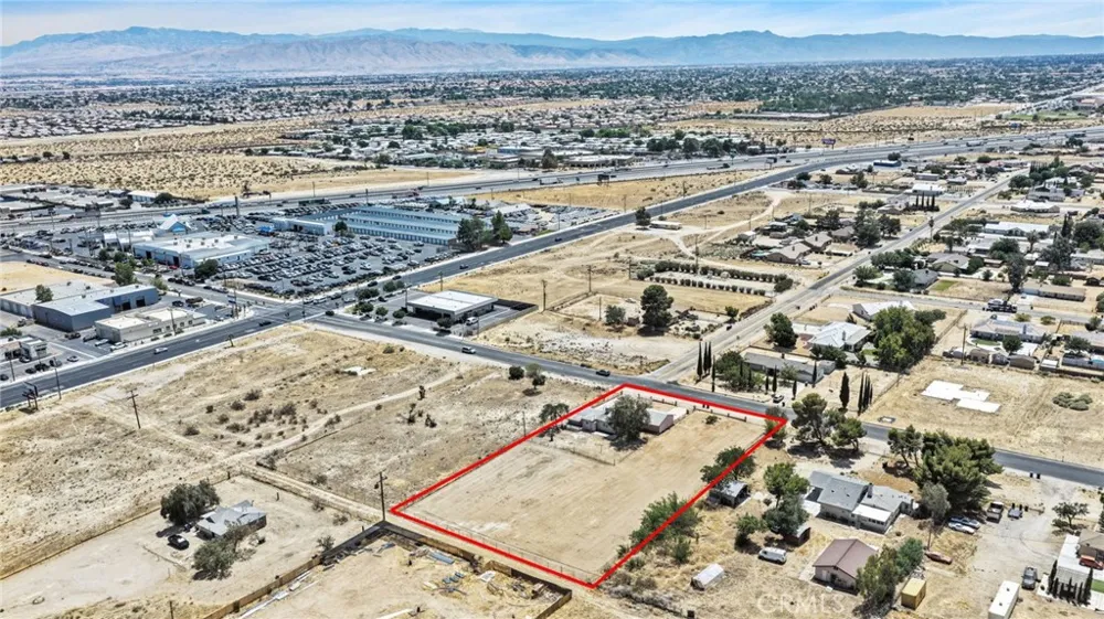 15212 Dos Palmas Victorville, CA 92392
