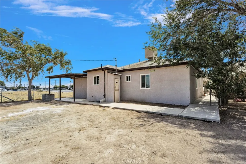 15212 Dos Palmas Victorville, CA 92392