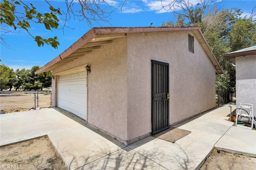 15212 Dos Palmas Victorville, CA 92392