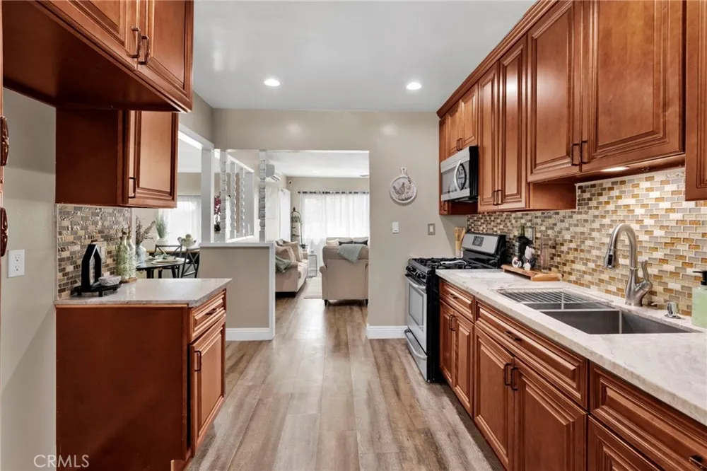 15212 Dos Palmas Victorville, CA 92392