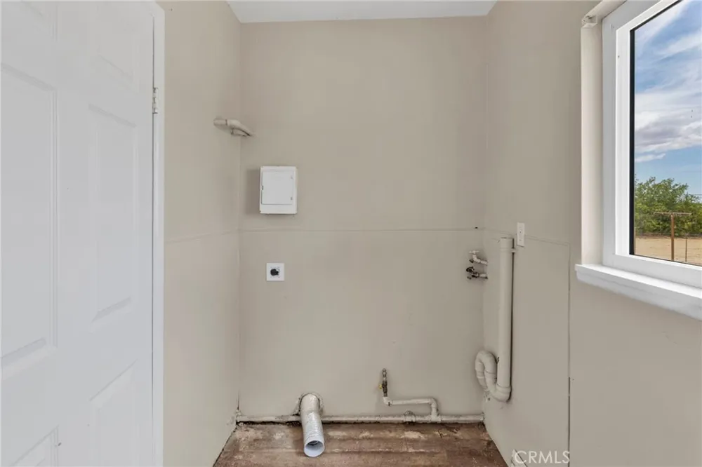 15212 Dos Palmas Victorville, CA 92392