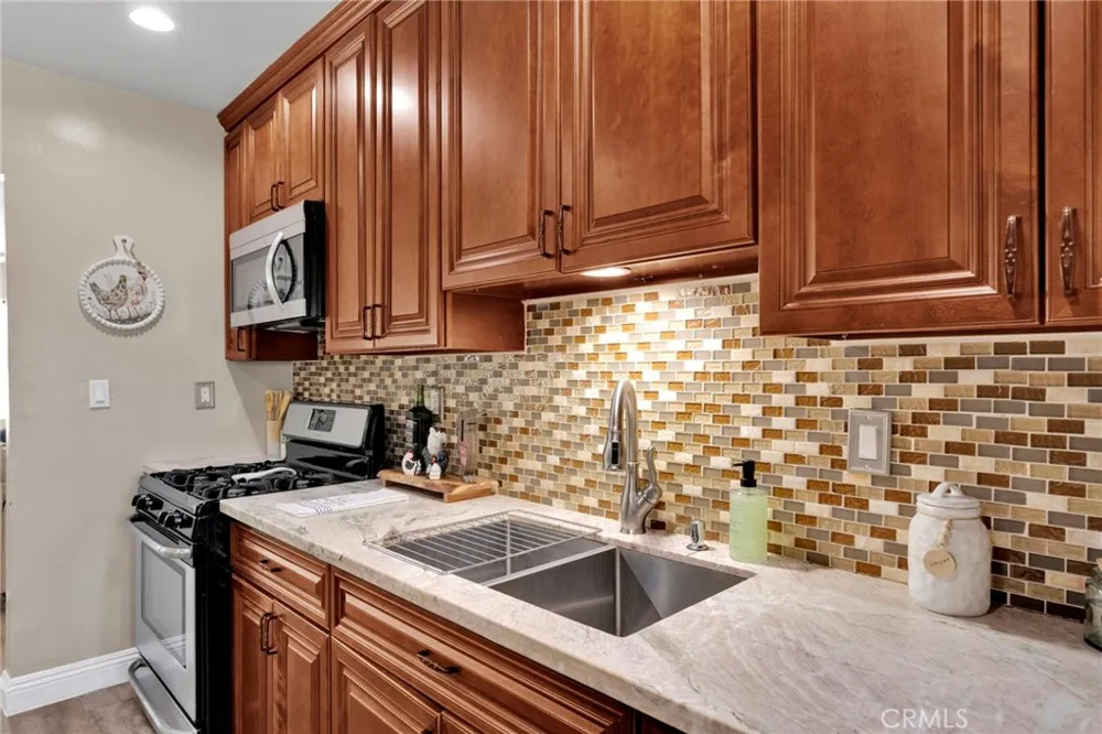 15212 Dos Palmas Victorville, CA 92392