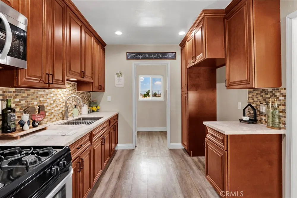 15212 Dos Palmas Victorville, CA 92392