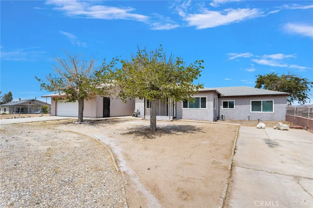 15212 Dos Palmas Victorville, CA 92392