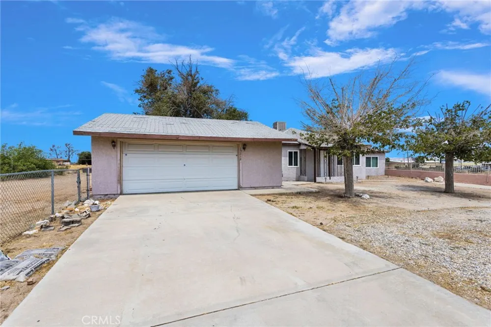 15212 Dos Palmas Victorville, CA 92392
