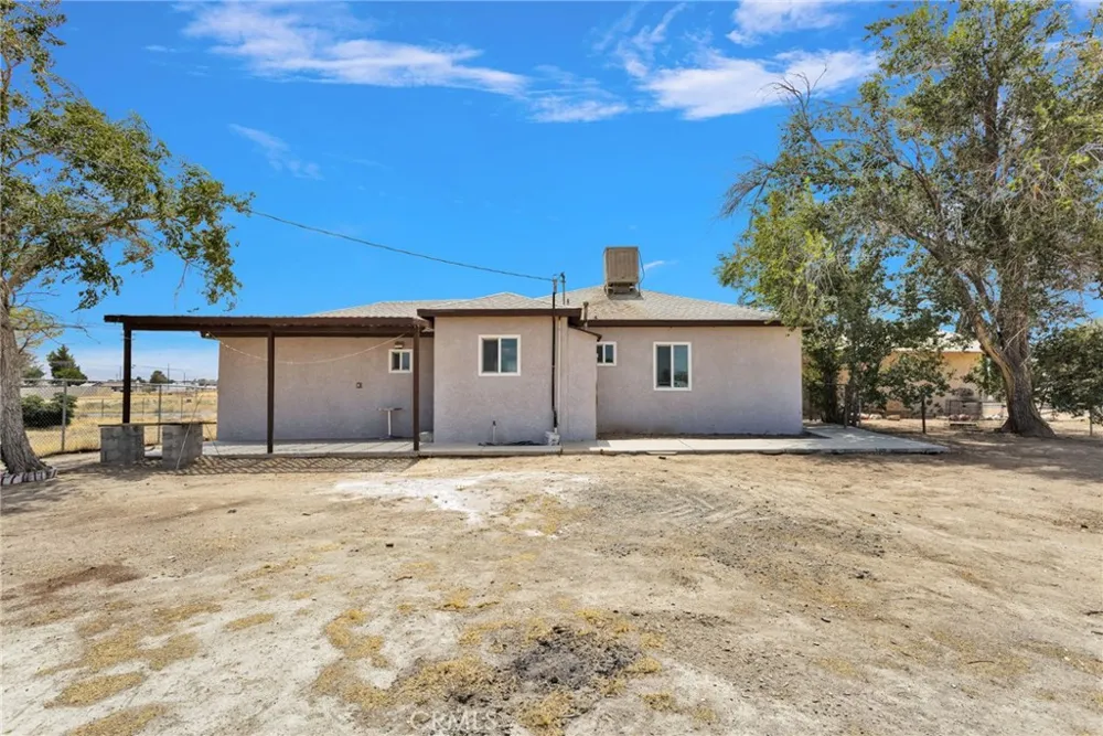 15212 Dos Palmas Victorville, CA 92392