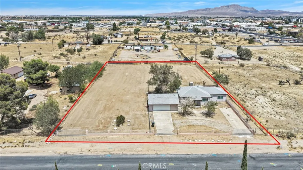 15212 Dos Palmas Victorville, CA 92392
