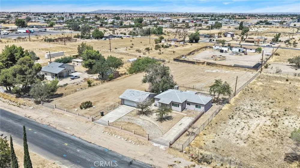 15212 Dos Palmas Victorville, CA 92392