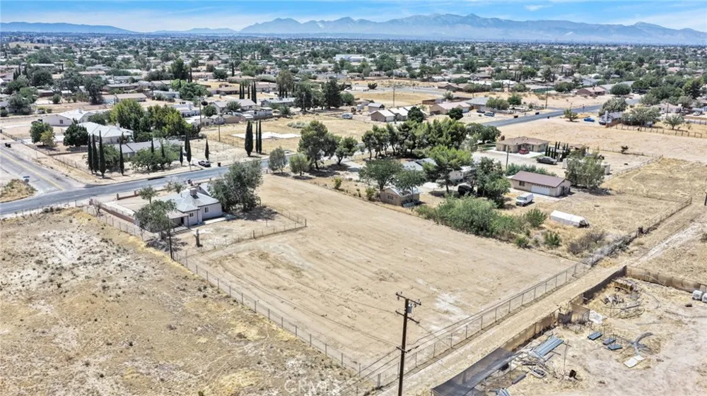 15212 Dos Palmas Victorville, CA 92392