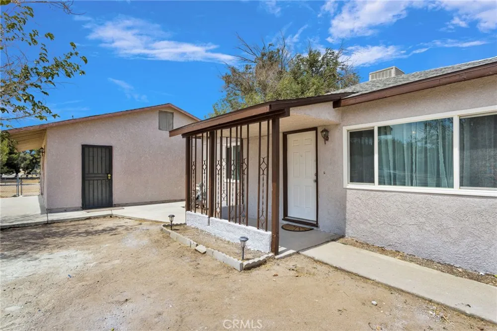 15212 Dos Palmas Victorville, CA 92392
