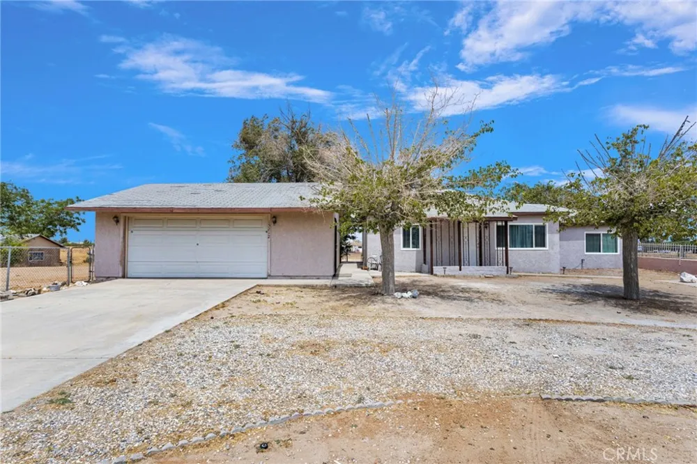 15212 Dos Palmas Victorville, CA 92392