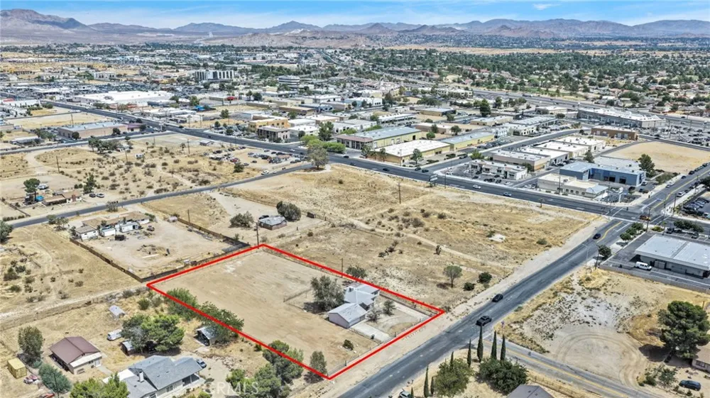 15212 Dos Palmas Victorville, CA 92392