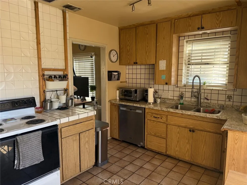 416 Oakdale Drive Claremont, CA 91711