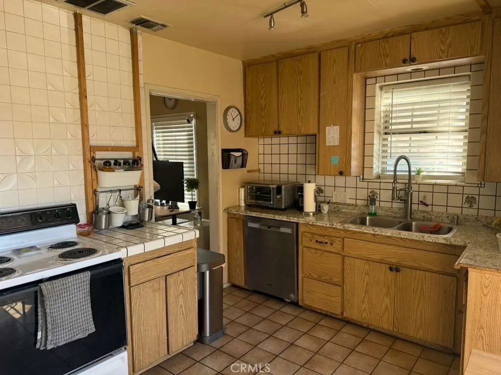 416 Oakdale Drive Claremont, CA 91711