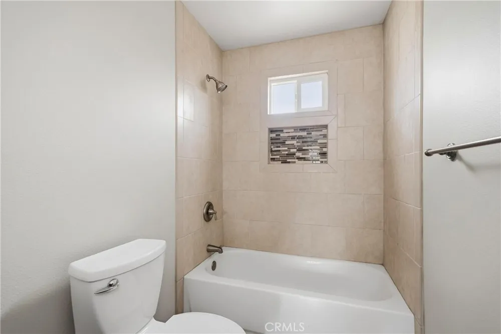 221 Pleasant View Colton, CA 92324