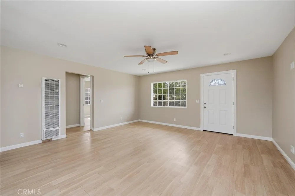 221 Pleasant View Colton, CA 92324