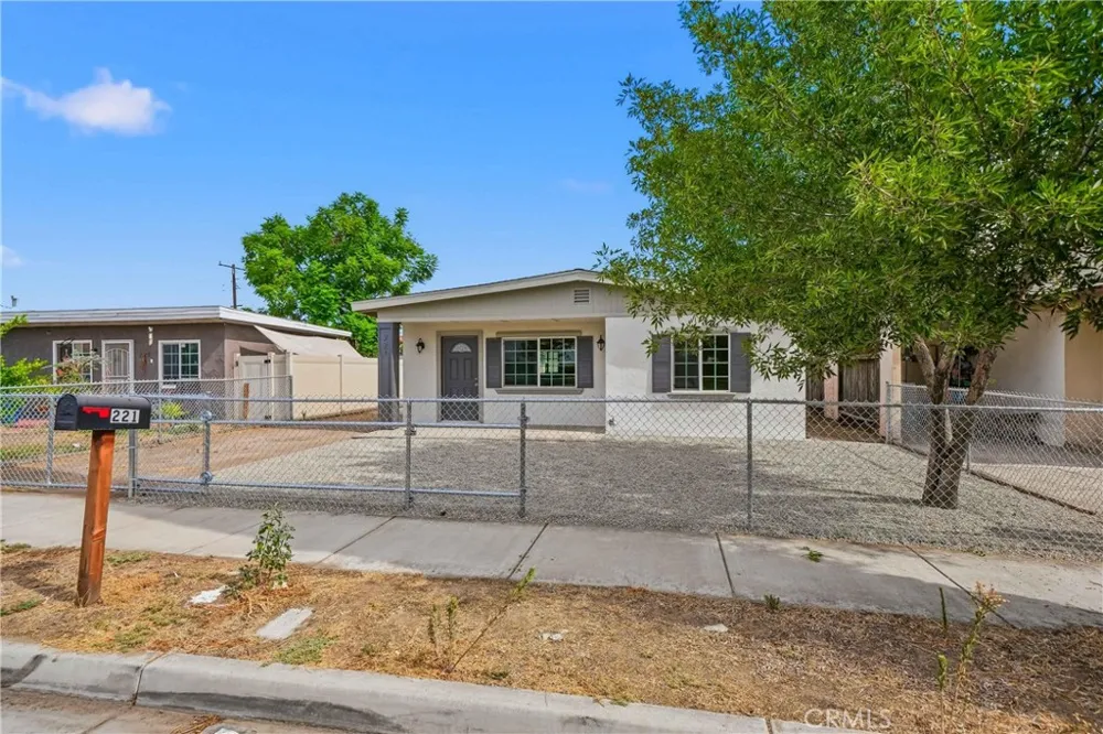 221 Pleasant View Colton, CA 92324