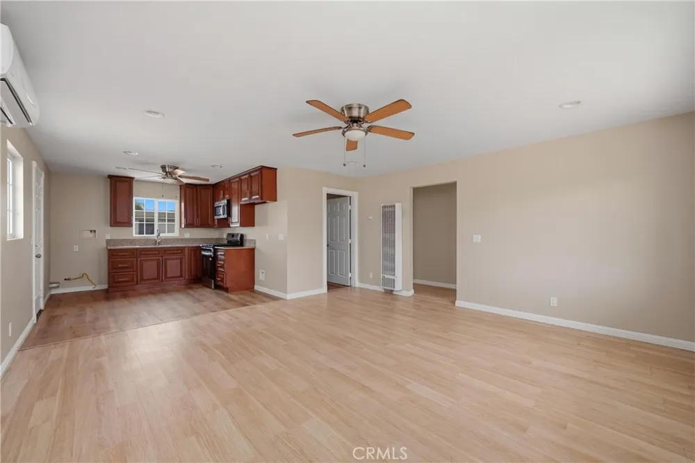 221 Pleasant View Colton, CA 92324