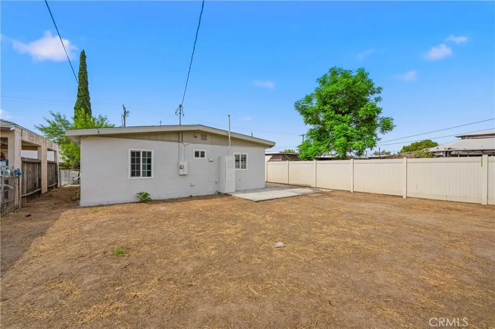 221 Pleasant View Colton, CA 92324