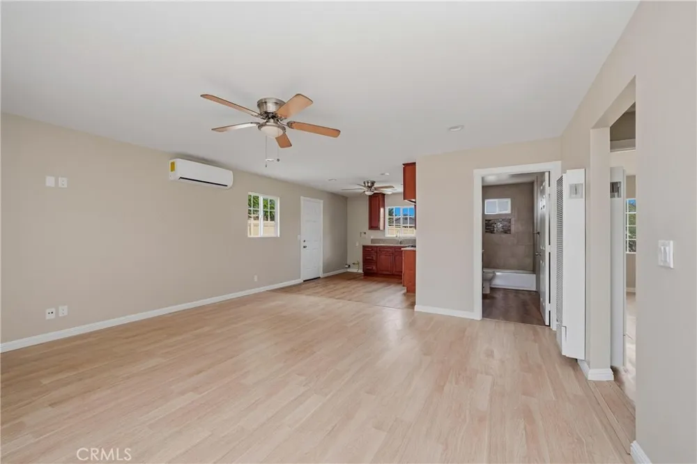 221 Pleasant View Colton, CA 92324