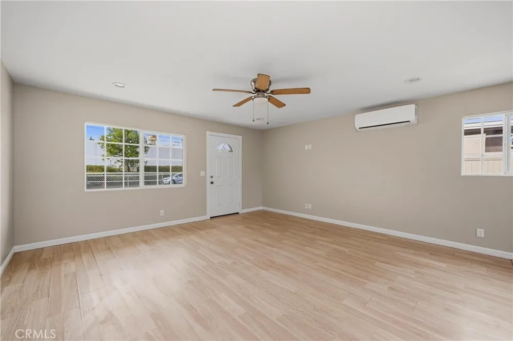 221 Pleasant View Colton, CA 92324