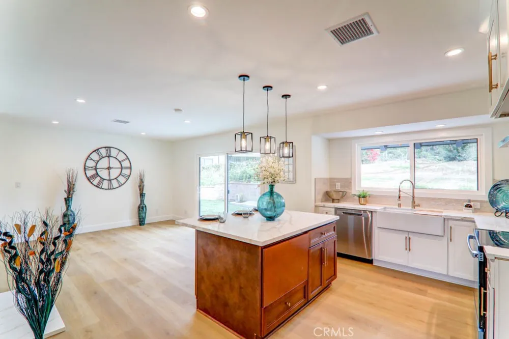 6174 Hawarden Riverside, CA 92506