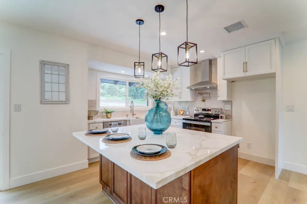 6174 Hawarden Riverside, CA 92506
