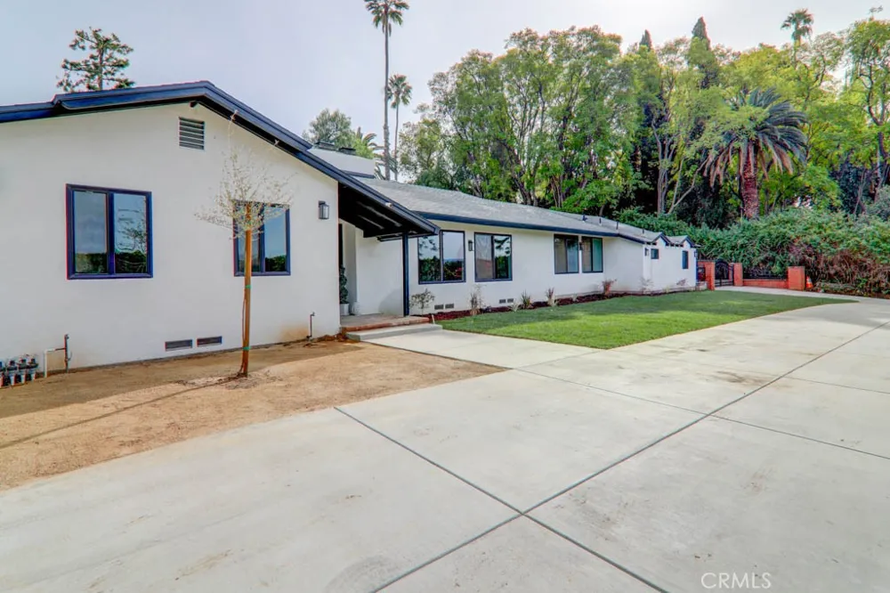 6174 Hawarden Riverside, CA 92506