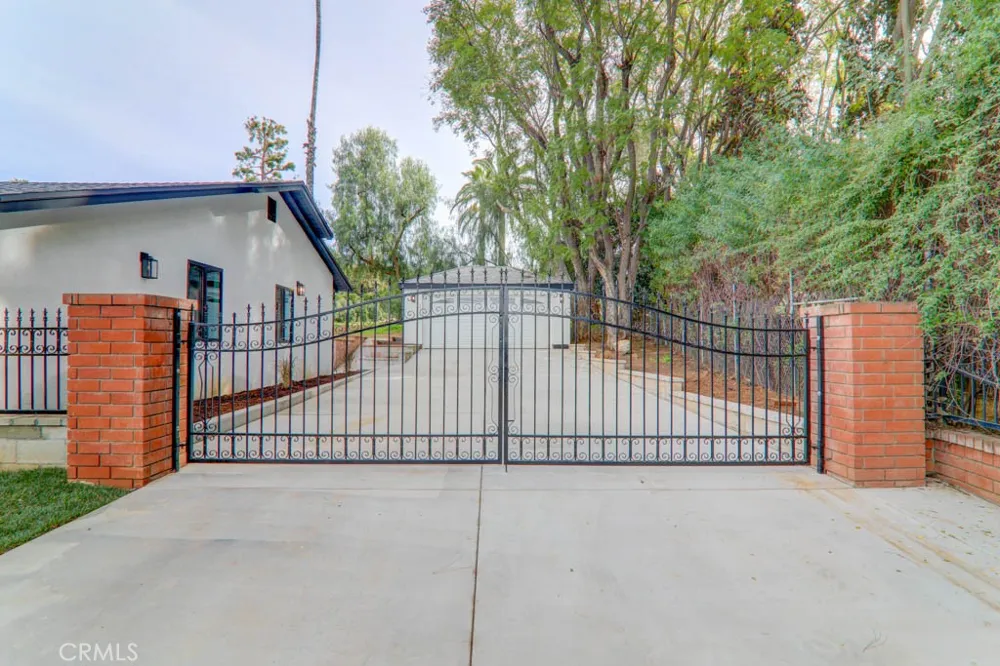 6174 Hawarden Riverside, CA 92506