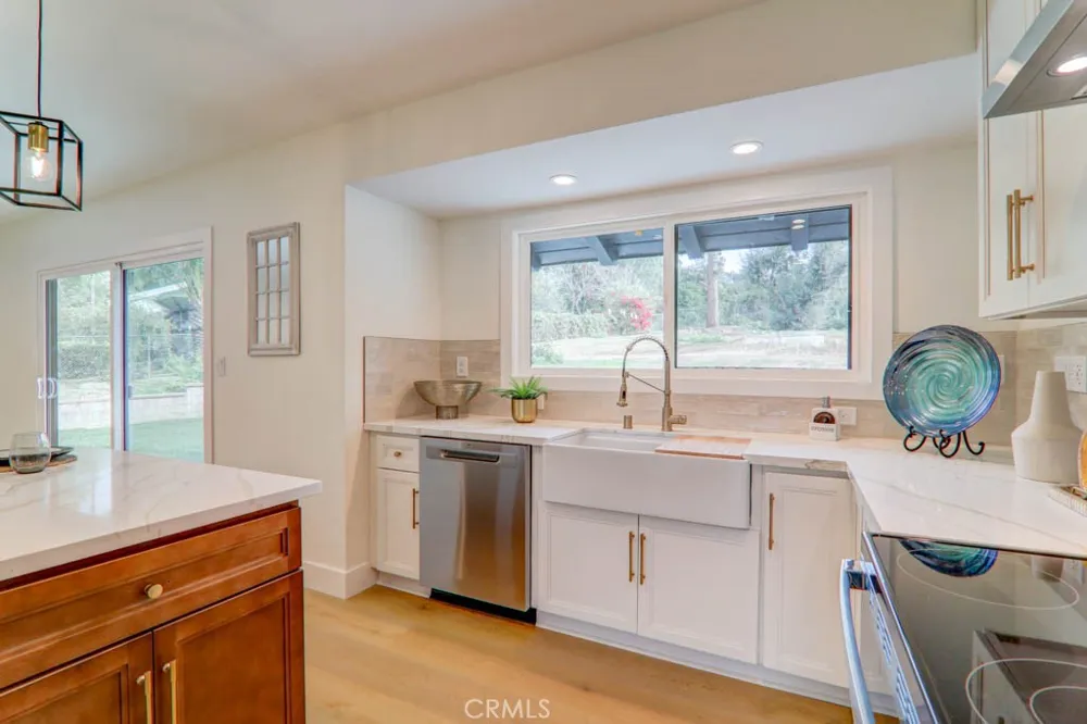 6174 Hawarden Riverside, CA 92506