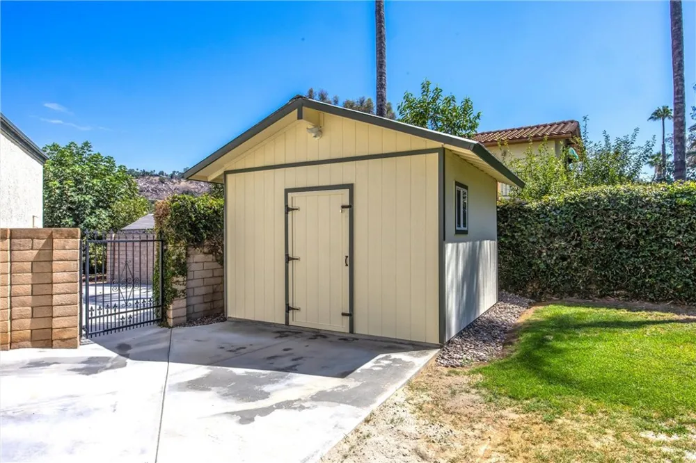 5857 Dora Court Riverside, CA 92506