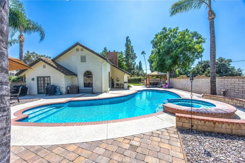 5857 Dora Court Riverside, CA 92506