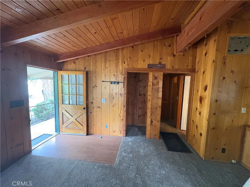 5304 Desert View Wrightwood, CA 92397