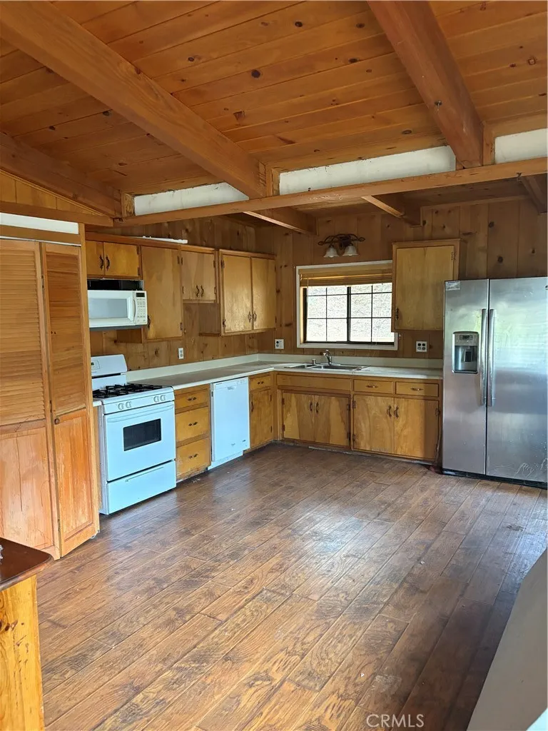 5304 Desert View Wrightwood, CA 92397