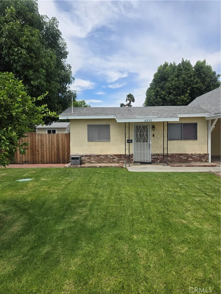18250 Bonnie Fontana, CA 92335