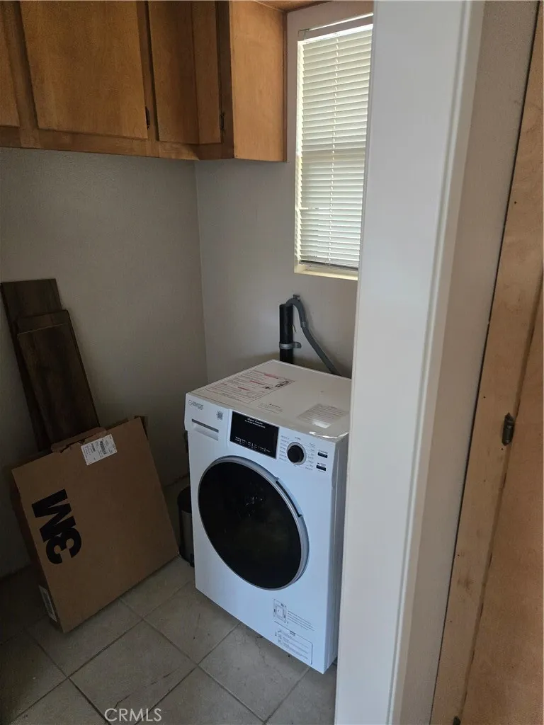 18250 Bonnie Fontana, CA 92335