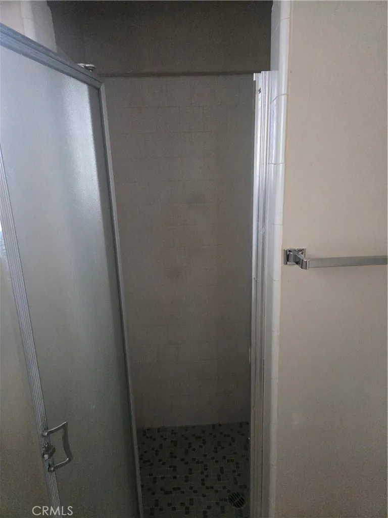 18250 Bonnie Fontana, CA 92335