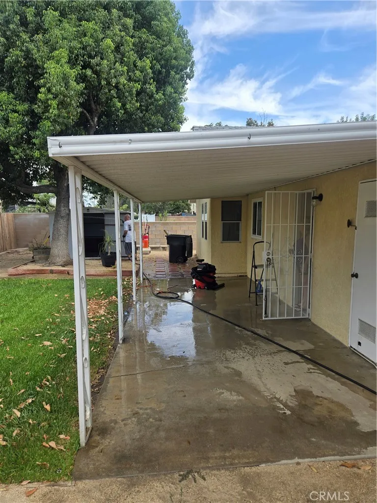 18250 Bonnie Fontana, CA 92335