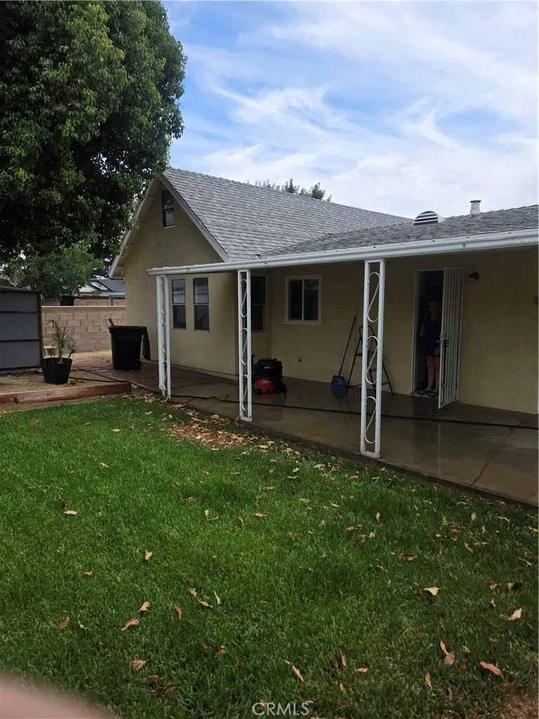 18250 Bonnie Fontana, CA 92335