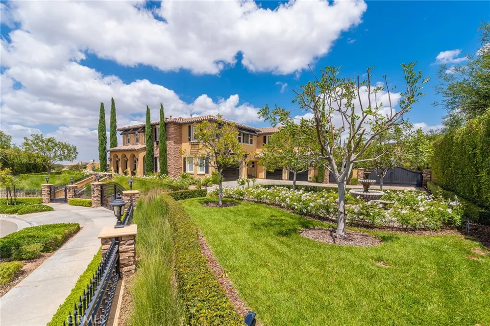 455 Wrightwood Court Riverside, CA 92506