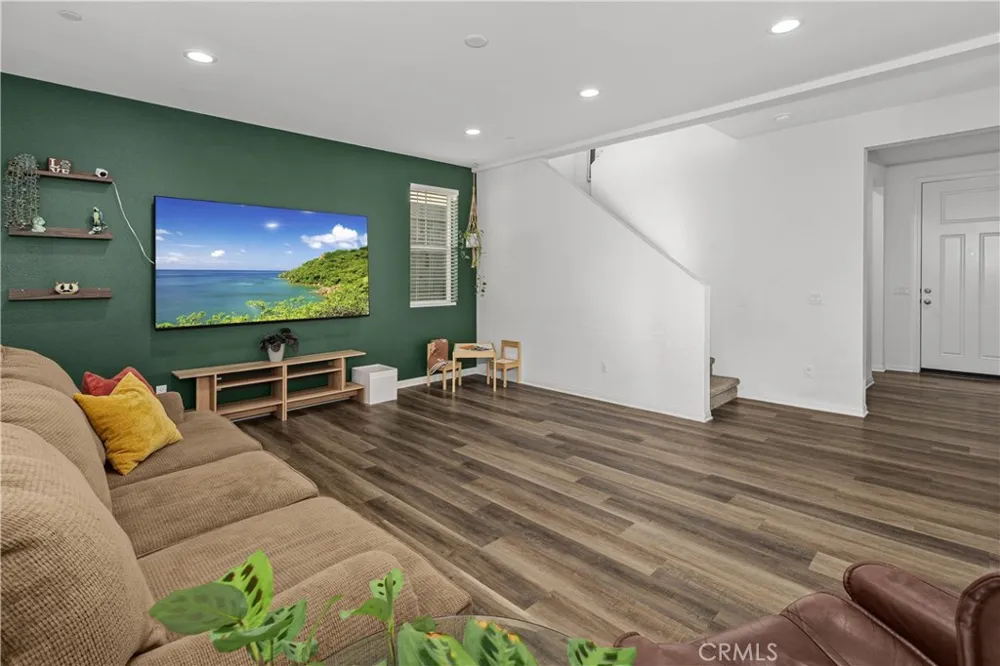 3549 Palmwood Drive Jurupa Valley, CA 92509