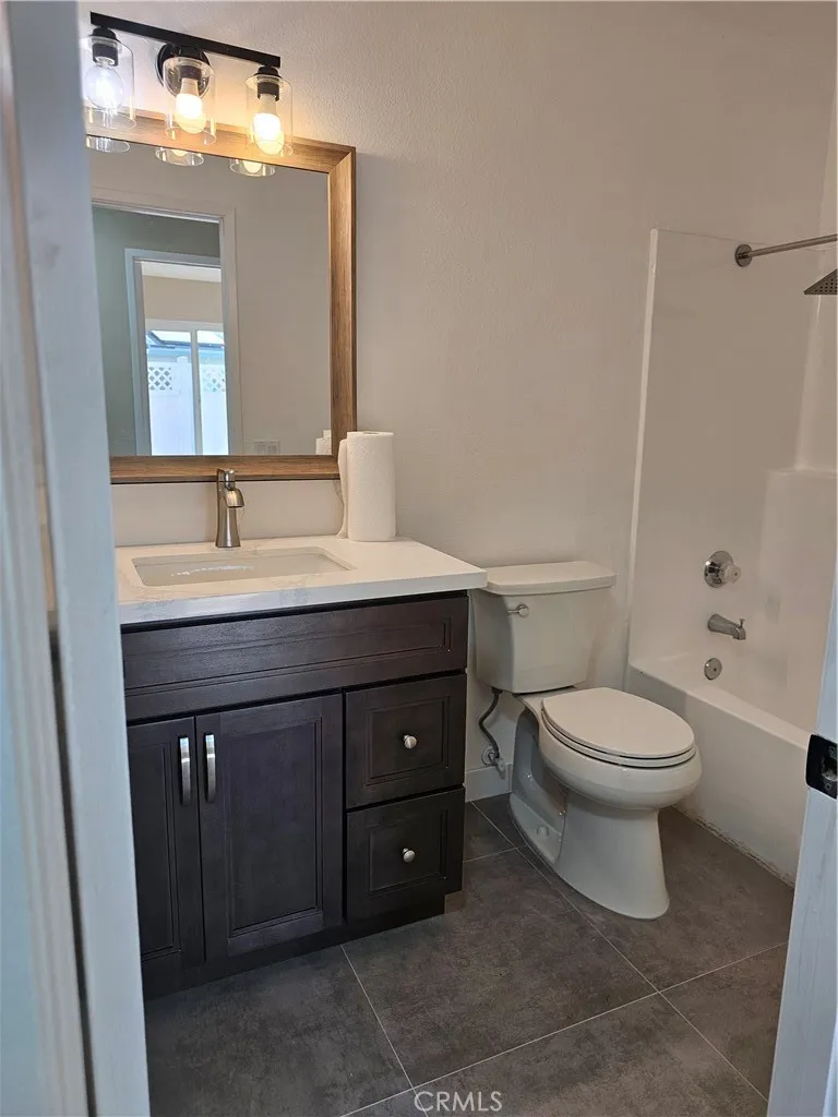 10030 Ontario Street Riverside, CA 92503