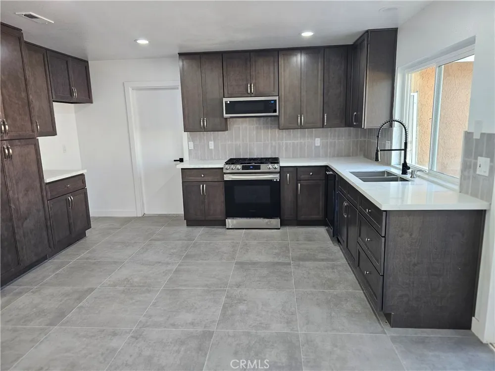 10030 Ontario Street Riverside, CA 92503