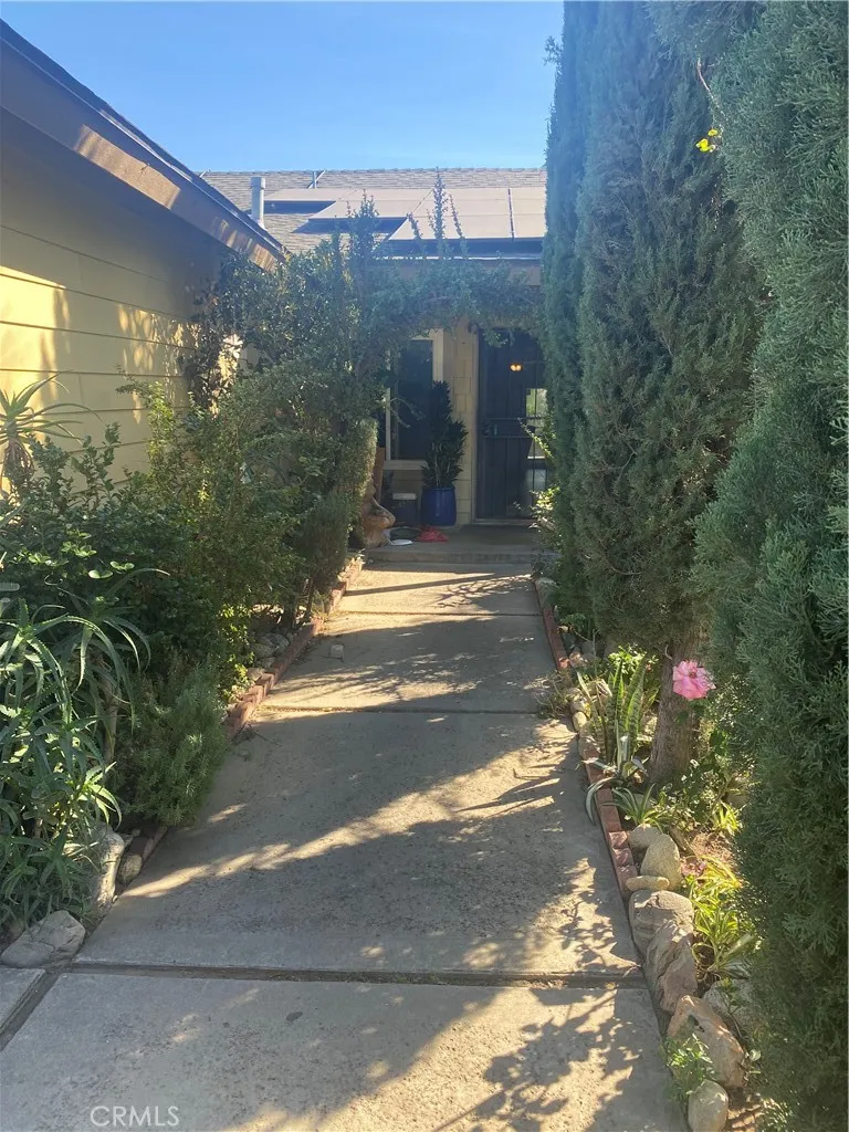 16329 Elaine Drive Fontana, CA 92336