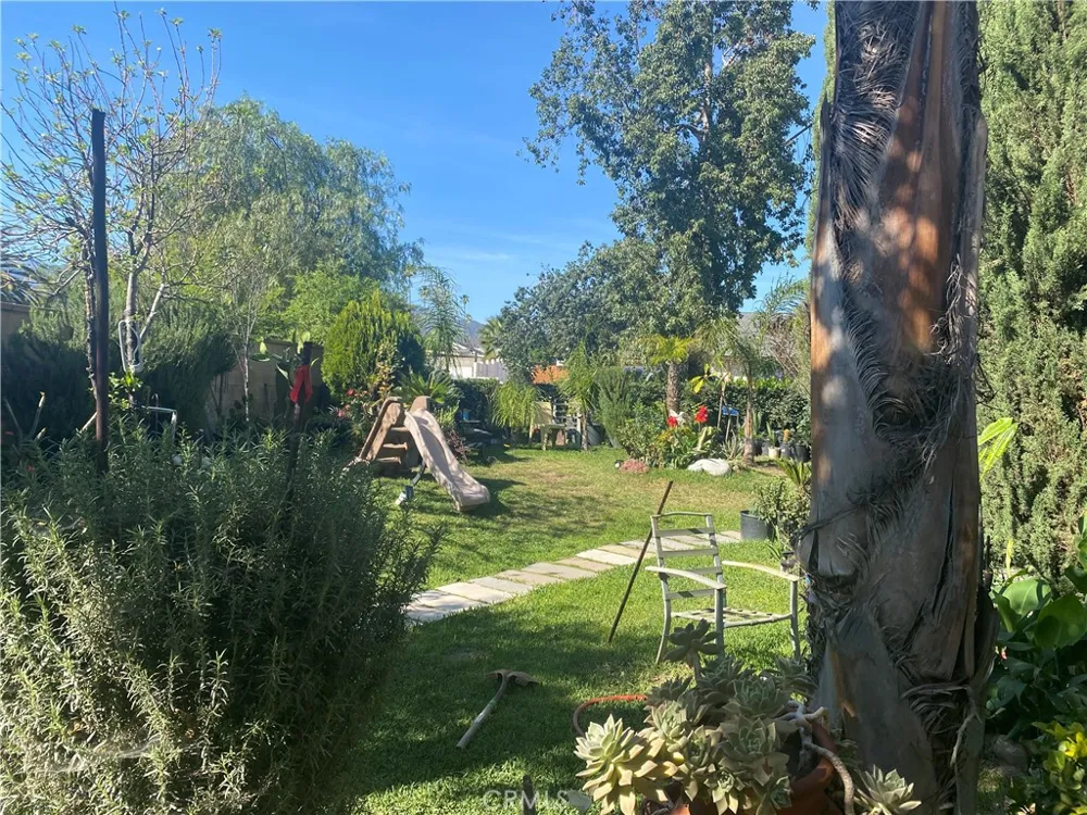 16329 Elaine Drive Fontana, CA 92336