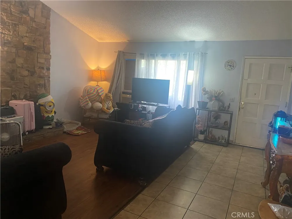 16329 Elaine Drive Fontana, CA 92336