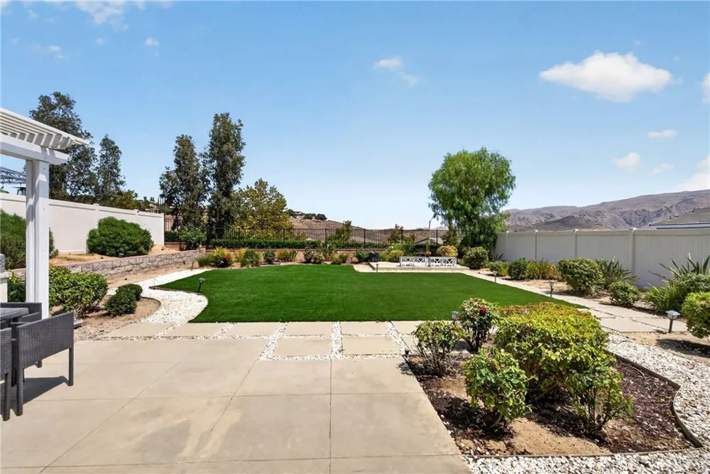11508 Kingbird Drive Corona, CA 92883