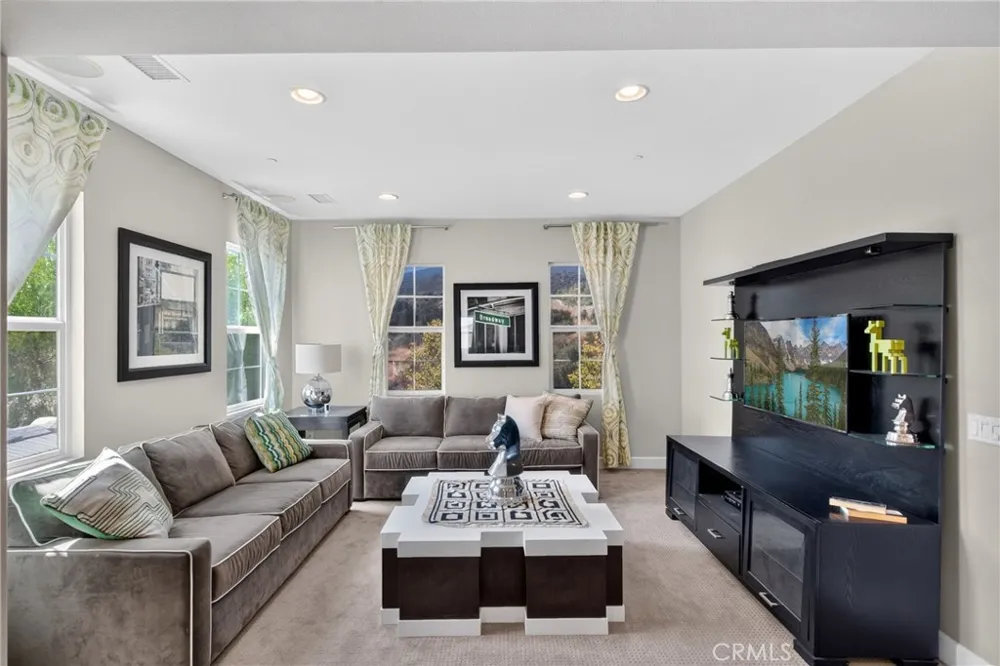 11508 Kingbird Drive Corona, CA 92883