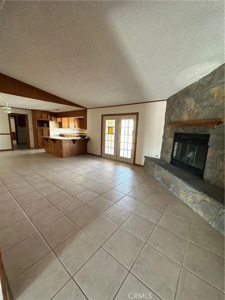 7515 Peach Hesperia, CA 92345